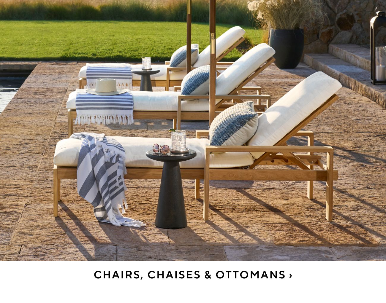  CHAIRS, CHAISES OTTOMANS 